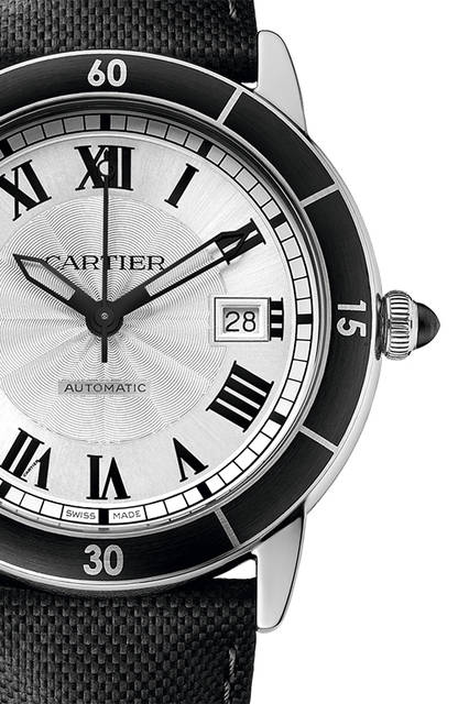 <strong>Ronde Croisière de Cartier</strong><br />Case: Stainless steel<br />Diameter: 42mm<br />Thickness: 9.7mm<br />Movement: Automatic (in-house Cal. 1847 MC)<br />Water resistance: 100m<br />Strap: Black calfskin with steel double adjustable deployant buckle<br />Price: ¥537,300<br /><br />Photo 2000©Cartier
