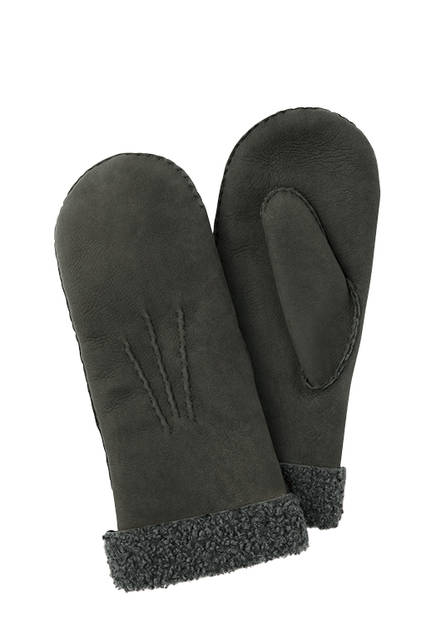 From a renowned British supplier, showcasing skilled craftsmanship. Luxuriously made from carefully selected sheepskin for an exquisite look and feel. Mittens ¥36,720