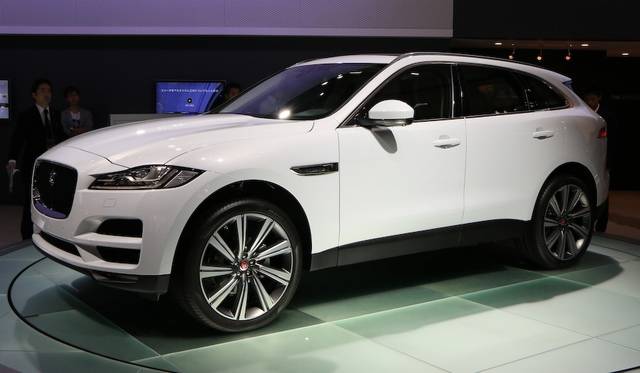 参考出展ながら、国内初披露されたジャガー初のSUV「Fペース」