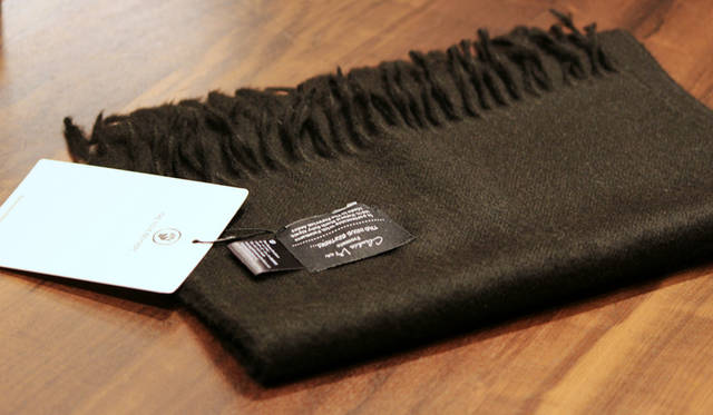 Knit items made from black alpaca by THE INOUE BROTHERS, displayed at The Residence on the 8th floor of Isetan Shinjuku Men's Building.
