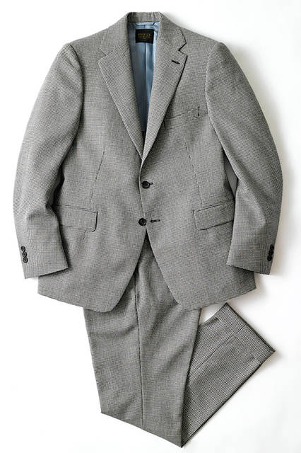 Suit ¥90,000 (ÉDIFICE)