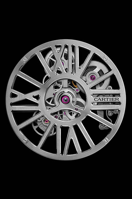 <strong>クレ ドゥ カルティエ オートマティック スケルトン </strong><br />ケース｜パラジウム950<br />直径｜41mm<br />厚さ｜11.45mm<br />ムーブメント｜自動巻き（Cal.9621MC）<br />ストラップ｜アリゲーター<br />防水｜日常生活<br />発売｜2016年4月予定<br />価格｜未定<br /><br />Laziz Hamani © Cartier 2015