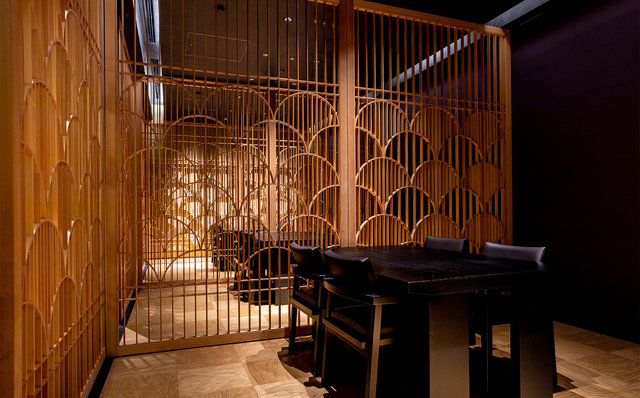 HOSHINOYA Tokyo, spaces loosely partitioned by lattice