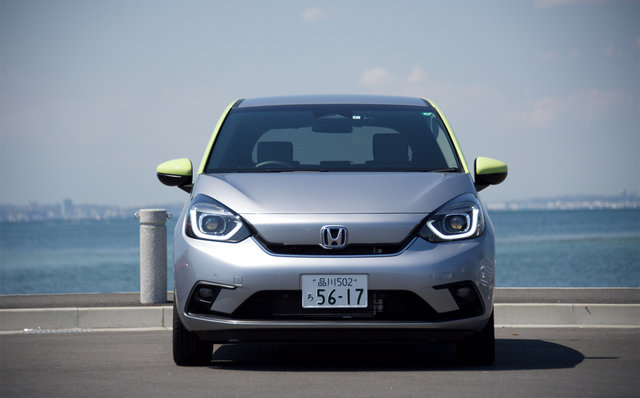 ホンダ フィット イーエイチイーブイ ネス