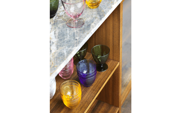 FLOW Glass