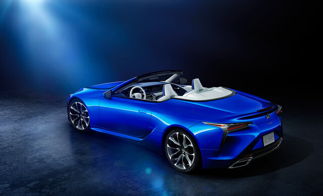 LC500コンバーチブル“Structural Blue”