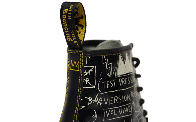 DR.MARTENS