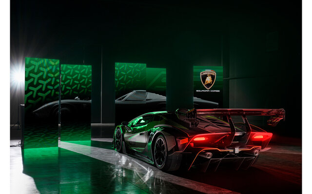 LAMBORGHINI Essenza SCV12 ランボルギーニEssenza SCV12