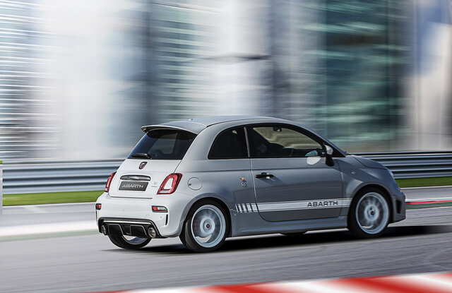 Abarth 595 esseesse アバルト595 エッセエッセ  Abarth 595C esseesse アバルト595C エッセエッセ