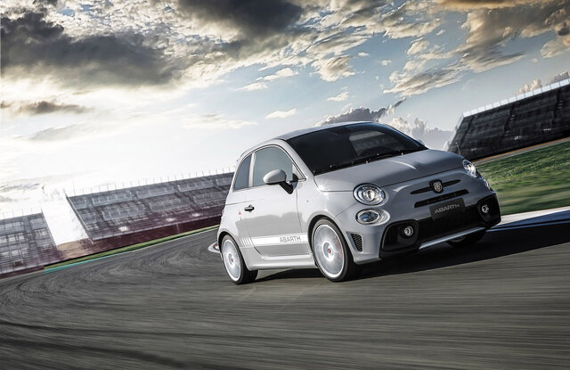 Abarth 595 esseesse アバルト595 エッセエッセ  Abarth 595C esseesse アバルト595C エッセエッセ