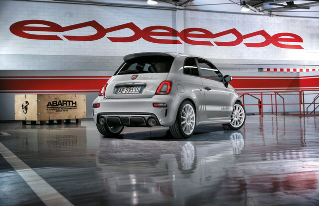 Abarth 595 esseesse アバルト595 エッセエッセ  Abarth 595C esseesse アバルト595C エッセエッセ