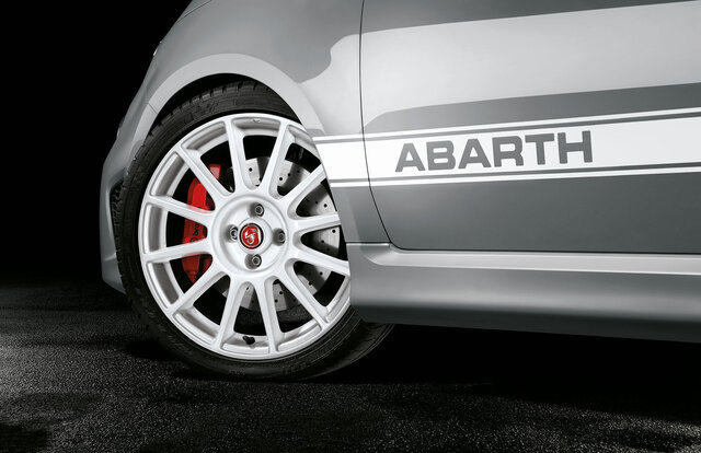 Abarth 595 esseesse アバルト595 エッセエッセ  Abarth 595C esseesse アバルト595C エッセエッセ