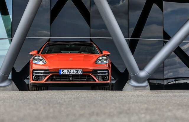 PORSCHE Panamera ポルシェ パナメーラ
