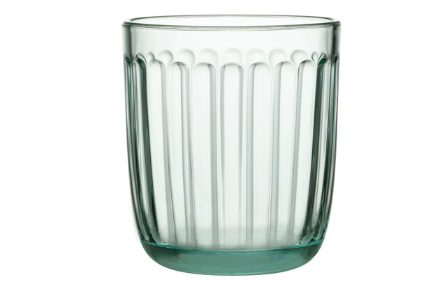 仕上がりはワン&オンリー。100％リサイクルガラスを用いたコレクション iittala