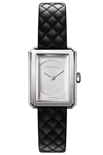 シャネルの永遠のスタンダード。キルティング加工ストラップの新作「ボーイフレンド」｜CHANEL