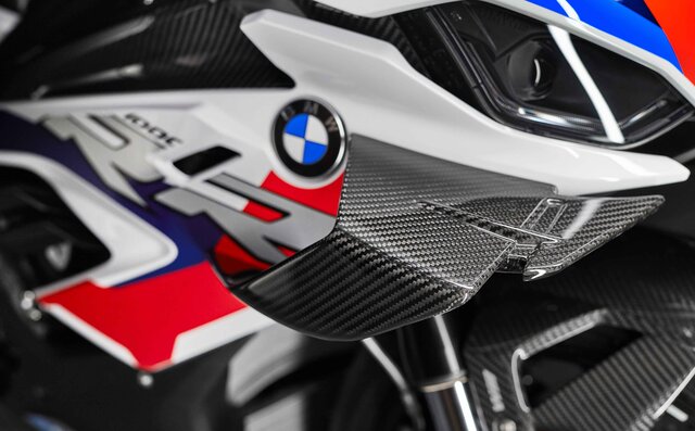 BMW、バイク初の“M”を冠した「M1000RR」発表｜BMW