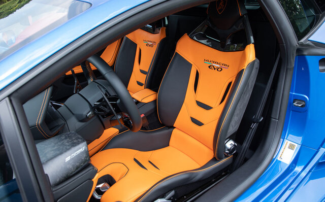 タウンスピードでも楽しい──ランボルギーニ ウラカンEVOの後輪駆動モデルに公道試乗｜Lamborghini