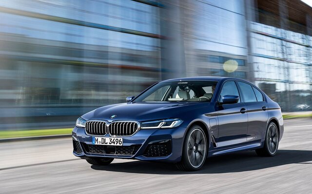 マイナーチェンジを受けた新型BMW5シリーズのセダンとツーリングが発売｜BMW