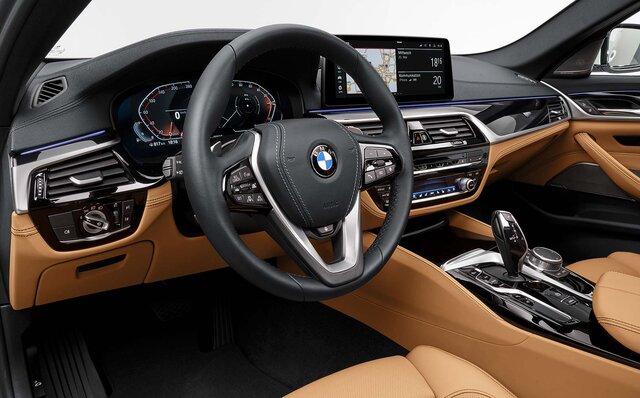 マイナーチェンジを受けた新型BMW5シリーズのセダンとツーリングが発売｜BMW