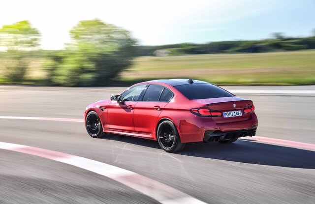 BMW、5シリーズベースの高性能モデル、M5とM550i xDriveを発売｜BMW