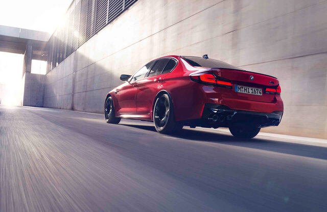 BMW、5シリーズベースの高性能モデル、M5とM550i xDriveを発売｜BMW