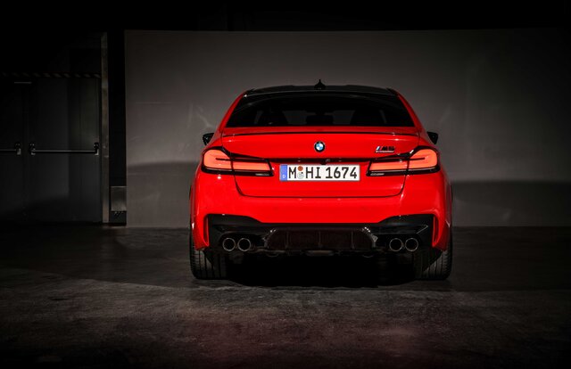BMW、5シリーズベースの高性能モデル、M5とM550i xDriveを発売｜BMW