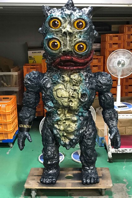The Making of the 6-Foot Tall "FOUR EYES" by NAGNAGNAG | MEDICOM TOY