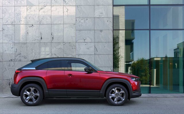 マツダ、新型クロスオーバーSUV「MX-30」を発表｜Mazda