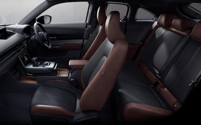 マツダ、新型クロスオーバーSUV「MX-30」を発表｜Mazda