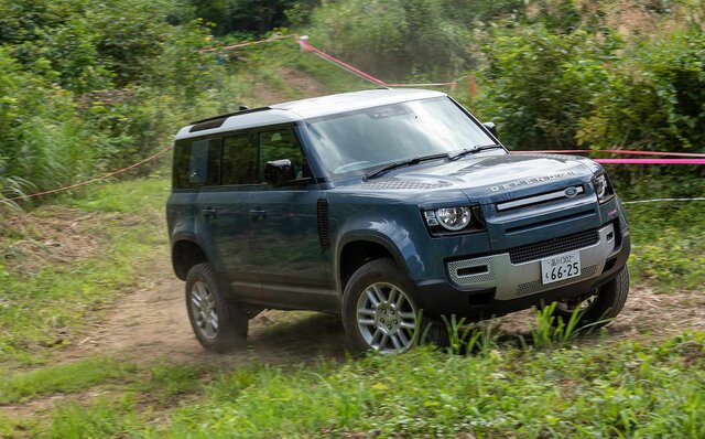 オンロード性能とオフロード性能を見事に両立──新型ディフェンダーに試乗｜Land Rover