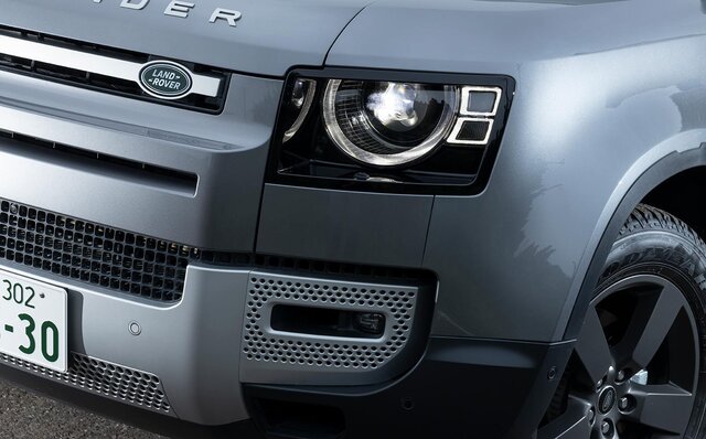 オンロード性能とオフロード性能を見事に両立──新型ディフェンダーに試乗｜Land Rover