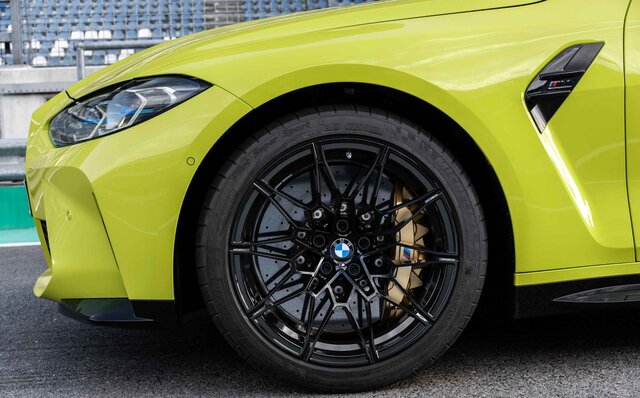 BMW、新型M3セダンとM4クーペを発表｜BMW