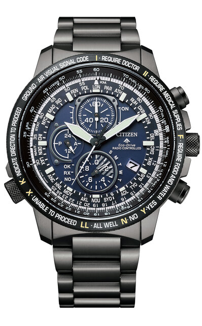 Eco-Drive Radio-Controlled "Direct Flight": Capturing the World of Aviation | CITIZEN