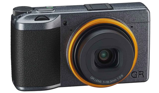 「GR」シリーズ最高峰のモデルがメタリックグレー塗装の特別仕様に｜RICOH