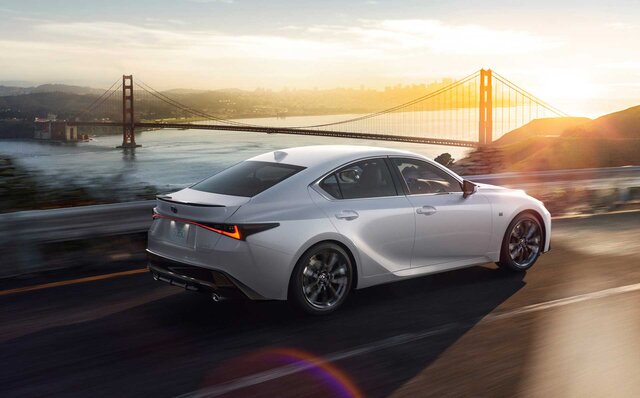 マイナーチェンジしたレクサスIS発売開始｜LEXUS