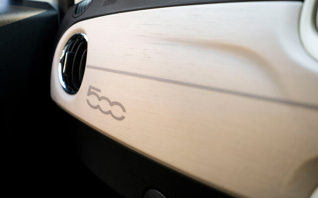 Stylist Mika Nagasawa and Magazinist Toru Kitahara Discuss the Charm of the FIAT 500 Cinquecento Dolcevita, a "Sweet Life" Reimagined for Today | FIAT