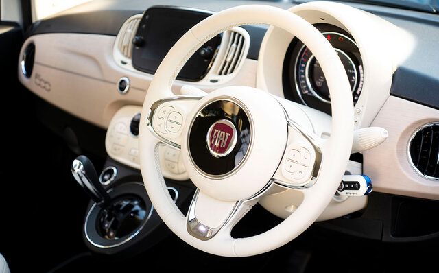 Stylist Mika Nagasawa and Magazinist Toru Kitahara Discuss the Charm of the FIAT 500 Cinquecento Dolcevita, a "Sweet Life" Reimagined for Today | FIAT