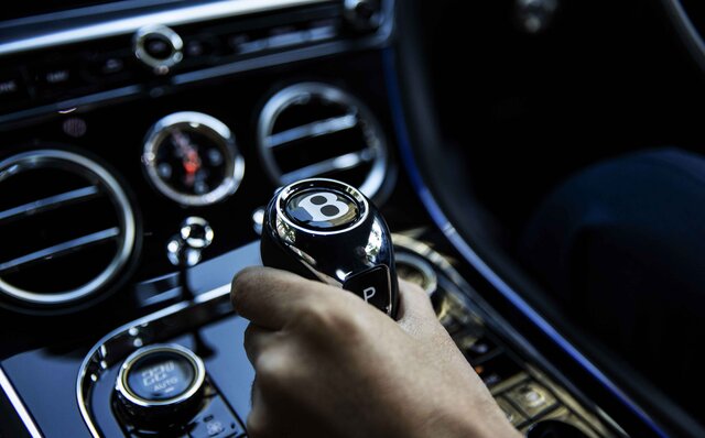 ライフアチーバーが語るベントレーの魅力──歯科医師 栗林研治先生×ベントレーコンチネンタルGT V8｜Bentley