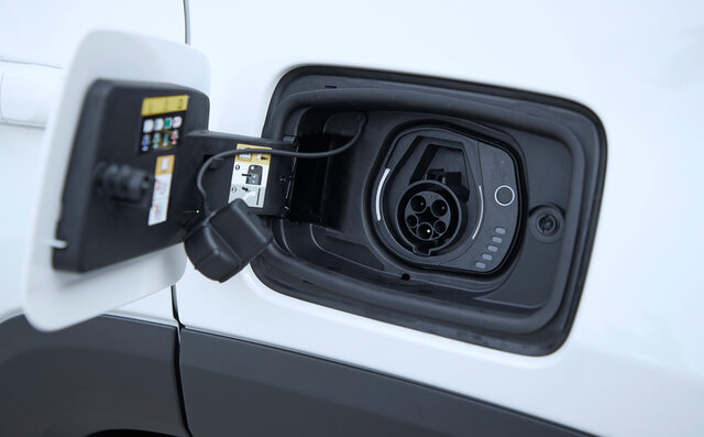 Test Drive: The Jeep Renegade 4xe, Jeep's Electrified Pioneer | Jeep®