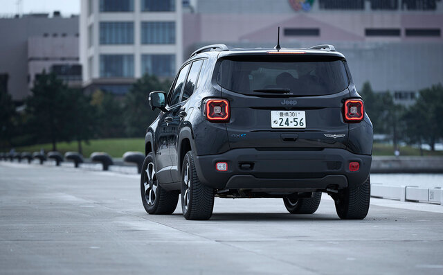 Test Drive: The Jeep Renegade 4xe, Jeep's Electrified Pioneer | Jeep®