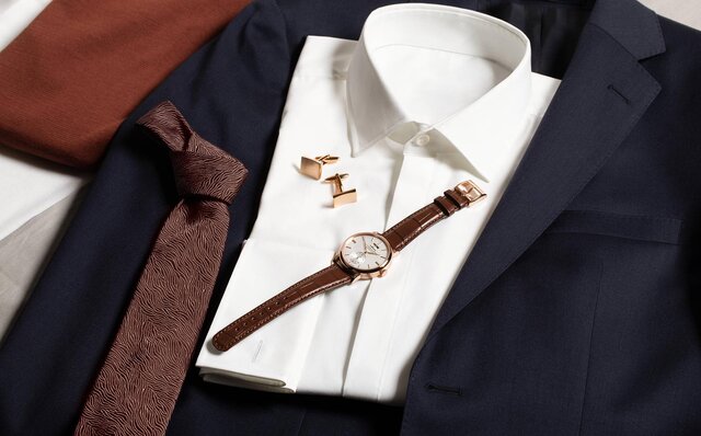 Refined New Silver-Dial Saxonia Outsize Date | A. LANGE & SÖHNE