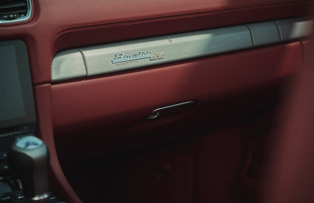 ポルシェ ボクスター誕生25周年を記念した、全世界1250台のみの限定車が登場｜Porsche