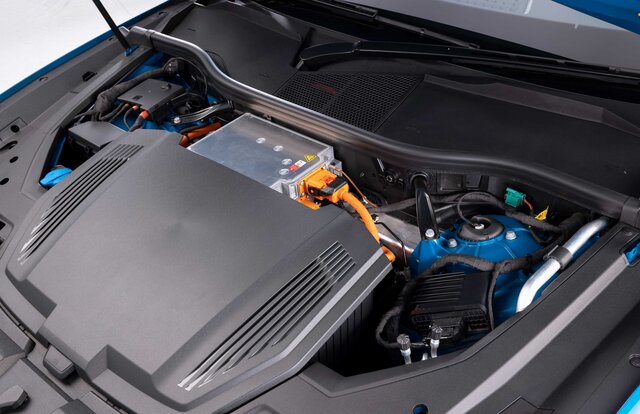 アウディの電気自動車e-tronシリーズにバッテリー容量71kWhの「50」が追加｜Audi