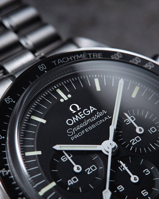 スピードマスター ムーンウォッチプロフェッショナル マスター クロノメーター｜OMEGA