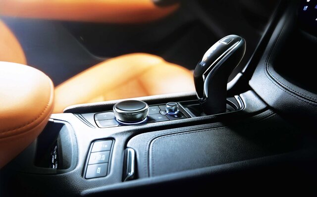 キャデラックXT6に新色ボディカラーが追加｜CADILLAC