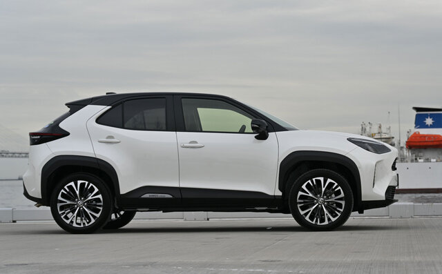 新型トヨタ ヤリスクロスのハイブリッドとガソリンに試乗｜TOYOTA