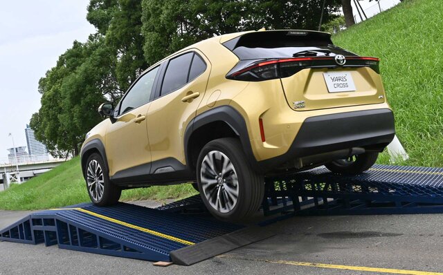 新型トヨタ ヤリスクロスのハイブリッドとガソリンに試乗｜TOYOTA