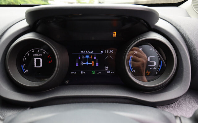 新型トヨタ ヤリスクロスのハイブリッドとガソリンに試乗｜TOYOTA