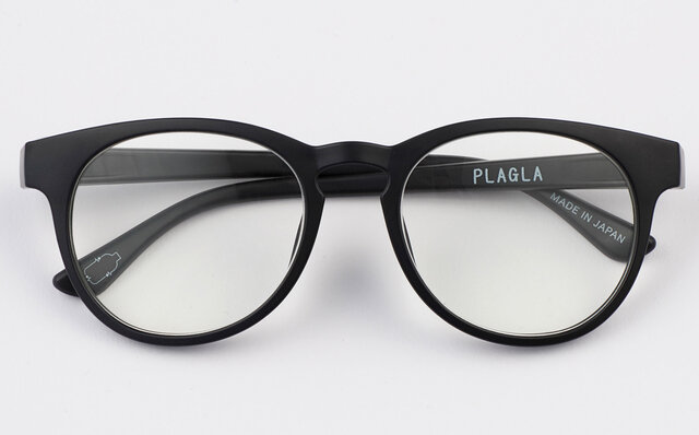 Approximately two 500ml used PET bottles become one eyeglass frame | PLAGLA