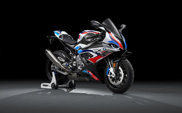 BMW、バイク初のMモデル「M 1000 RR」を発売｜BMW